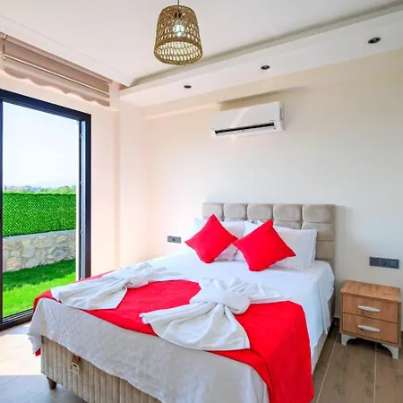 Tinas 2 Hotel 4*